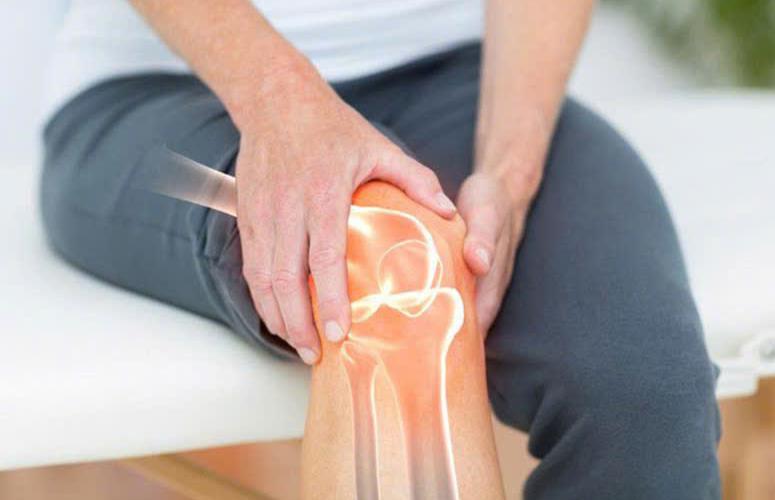 Cứng khớp gối: Nguyên nhân và dấu hiệu thường gặp 